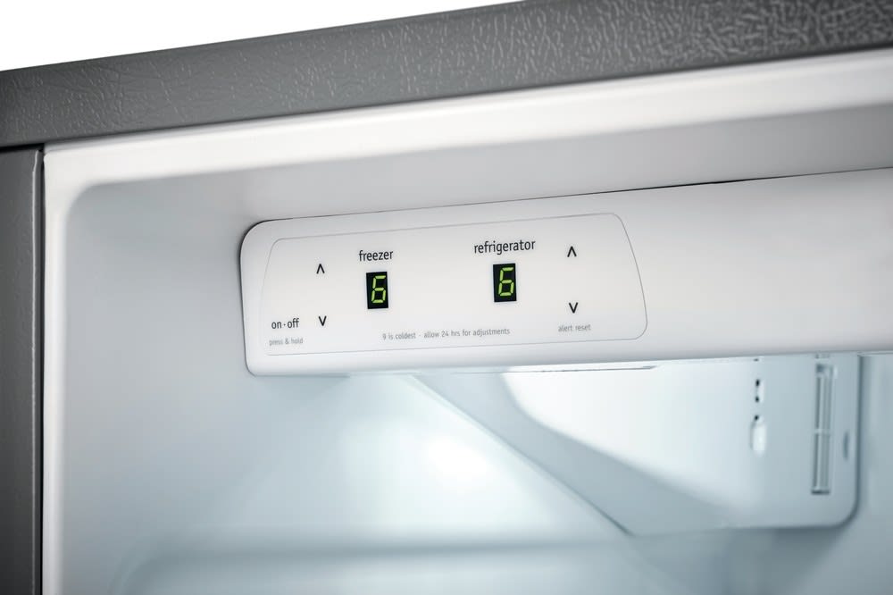 Frigidaire FFSS2615TS 36 Inch SidebySide Refrigerator with 25.5 Cu