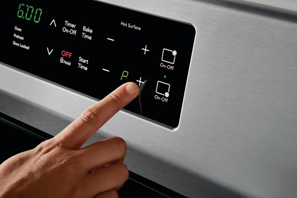 Frigidaire FGIF3036TF 30 Inch Freestanding Induction Range with Quick