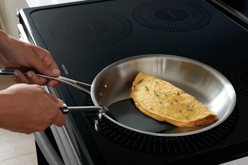 Frigidaire FGIF3036TF 30 Inch Freestanding Induction Range with Quick