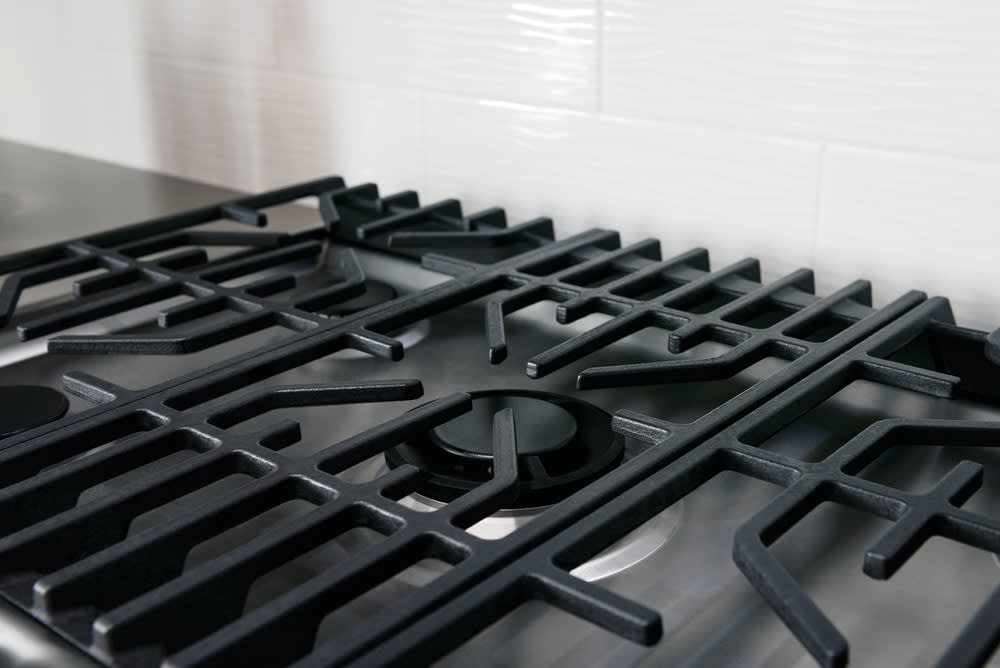 Frigidaire FPGC3077RS Gas Cooktop with 5 Sealed Burners, Continuous