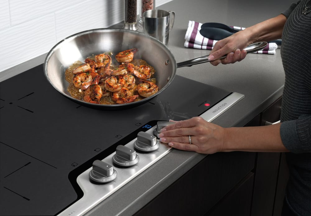 Frigidaire FPIC3077RF 30 Inch Induction Cooktop with 4 Cooking Zones