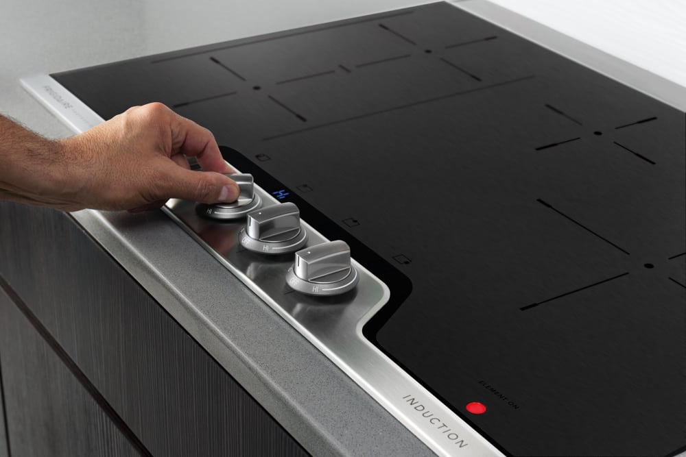 Frigidaire FPIC3077RF 30 Inch Induction Cooktop with 4 Cooking Zones