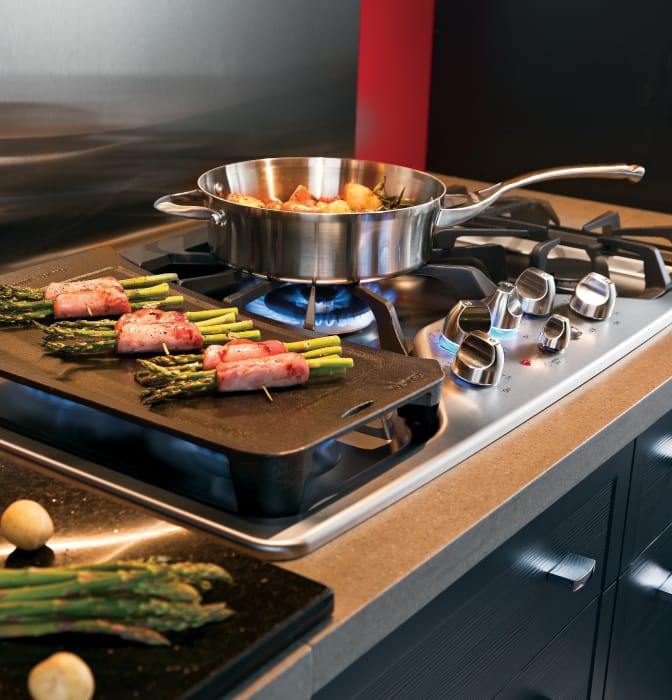 GE CGP650SETSS 36 Inch Gas Cooktop with Griddle Accessory, Precise