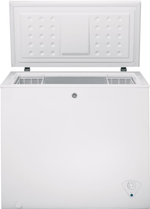 GE FCM7SKWW 7.0 cu. ft. Manual Defrost Chest Freezer with 2 LiftOut