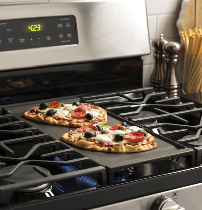 GE JGBS66REKSS 30 Inch FreeStanding Gas Range with 5 Sealed Burners, 5