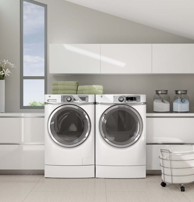 GE GFWR4800FWW 28 Inch 4.8 cu. ft. Front Load Washer with 13 Wash