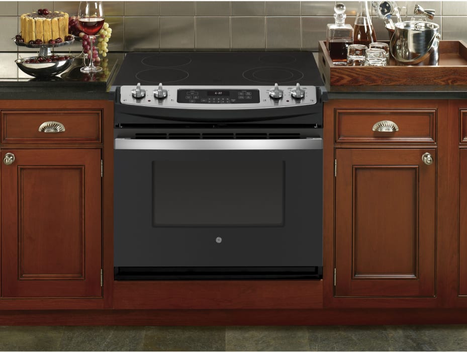 GE JD630STSS 30 Inch DropIn Electric Range with 4 Smoothtop Elements