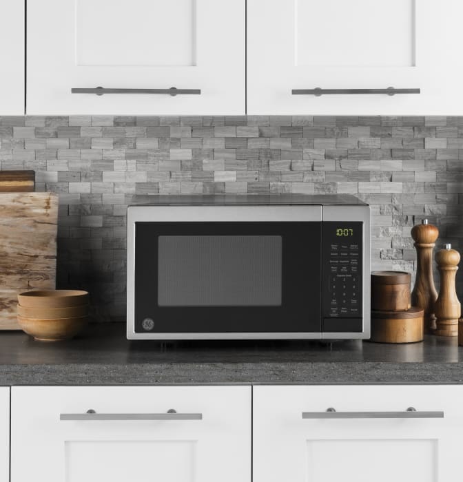 GE JES1095SMSS 0.9 cu. ft. Countertop Microwave Oven with Convenience