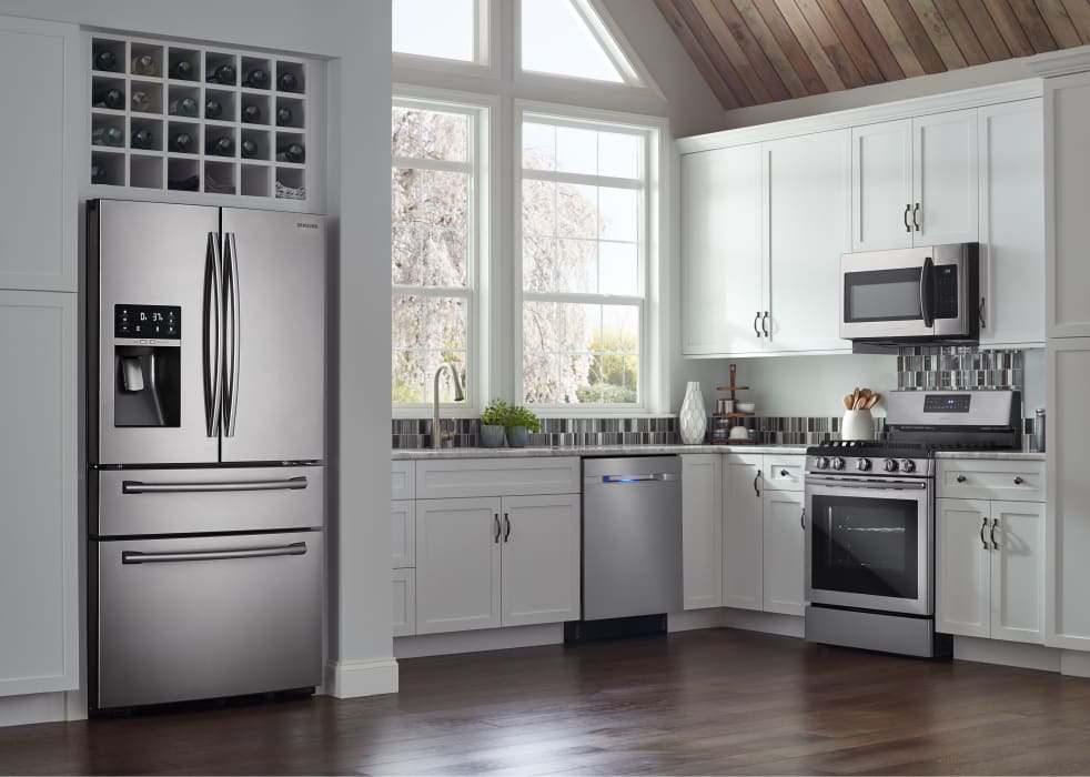 Samsung NX58H5600SS 30 Inch Freestanding Gas Range with 5.8 cu. ft