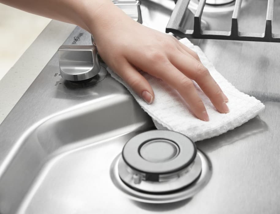 Whirlpool WCG97US0HS 30 Inch Gas Cooktop with 5 Sealed Burners, EZ2