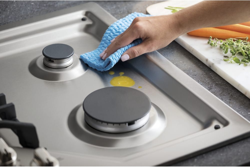 GE PGP7036SLSS 36 BuiltIn Gas Cooktop with 5 Sealed Burners