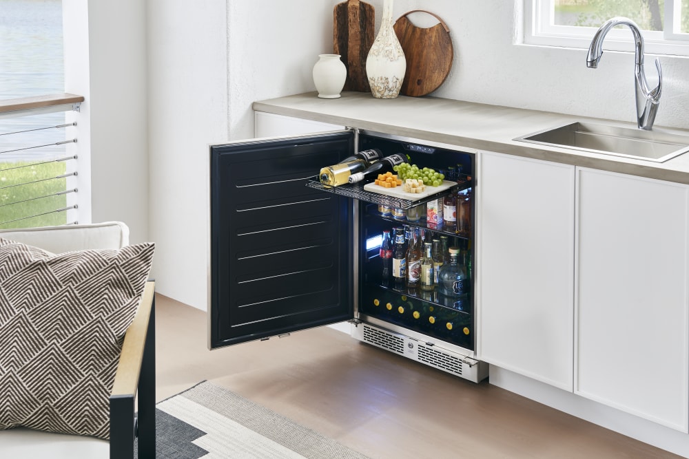 Zephyr PRB24C01ASOD 24 Inch Single Zone Refrigerator Beverage Cooler