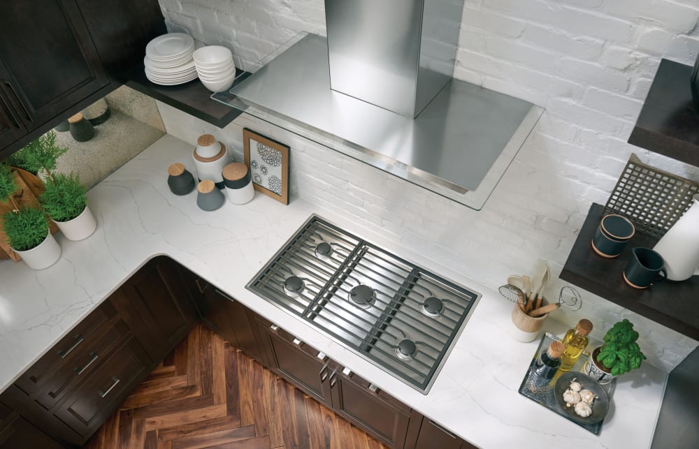 Wolf CG365CS 36 Inch Cooktop with 5 Sealed Burners Total, Continuous