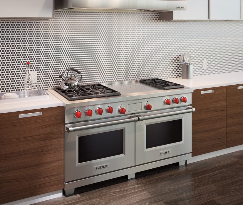 Wolf DF606F 60 Inch Freestanding Professional Dual Fuel Range with 6