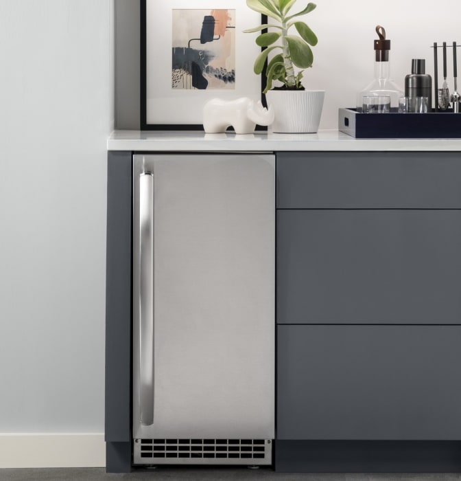 GE UCC15NJII 15 Inch Under Counter Panel Ready Ice Maker with Gourmet