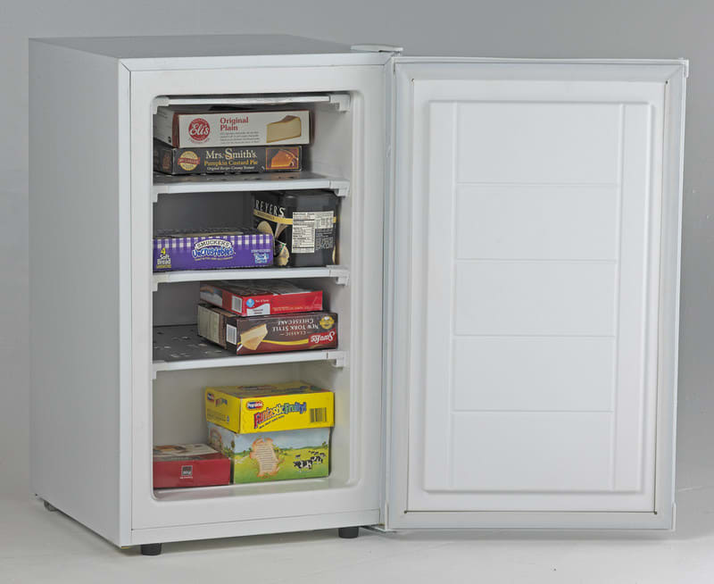 Avanti VF306 2.8 cu. ft. Upright Freezer with 3 Fixed Metal Shelves