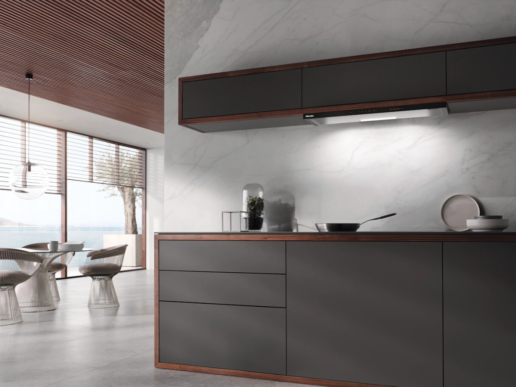 Miele DAS4930 36 Inch Under Cabinet Smart Range Hood with 3 Speed 625 CFM Blower Touch Control LED Lighting Dishwasher Safe Mesh Filter Con ctivity Delayed Shutdown Filter Saturation Indicator Safety ...