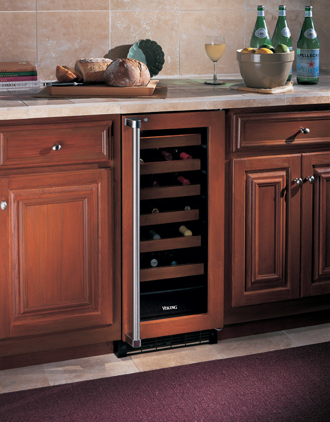 Viking DFUW154C 15 Inch Wine Cellar with 24Bottle Capacity, 6 Wire