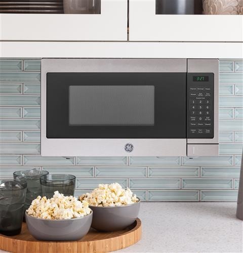 GE JEM3072 0.7 cu. ft. Countertop Microwave Oven with 700 Watts, Auto Time Defrost, Glass 