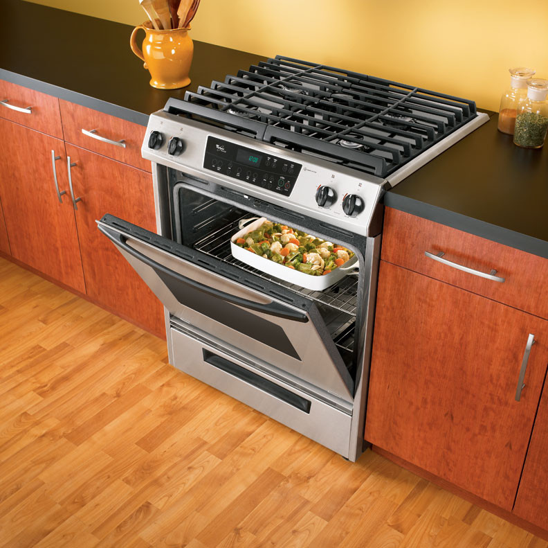 Whirlpool GW395LEPS 30 Inch SlideIn Gas Range with AccuBake System