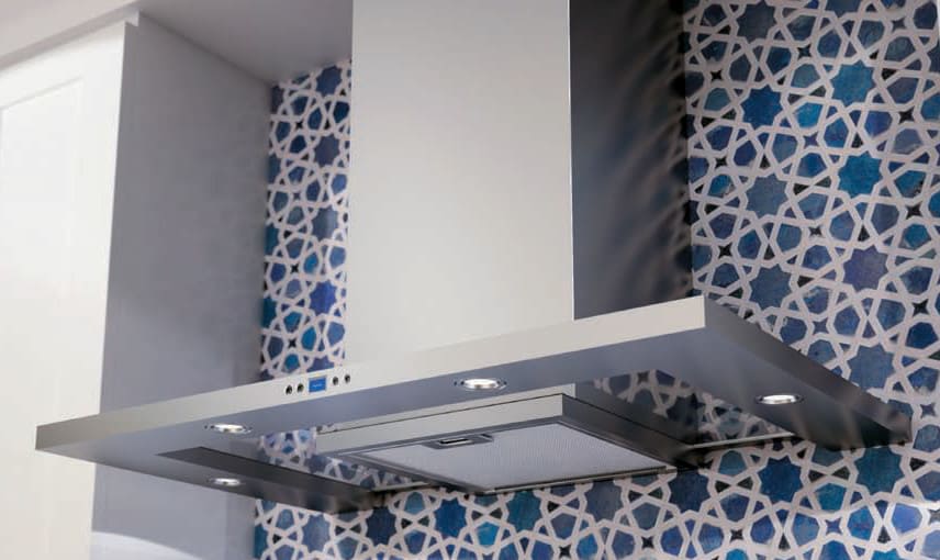 Zephyr Zmom90as Wall Mount Chimney Range Hood With 715 Cfm Internal Zephyr Europa Modena Series Zmom90as Stainless Steel